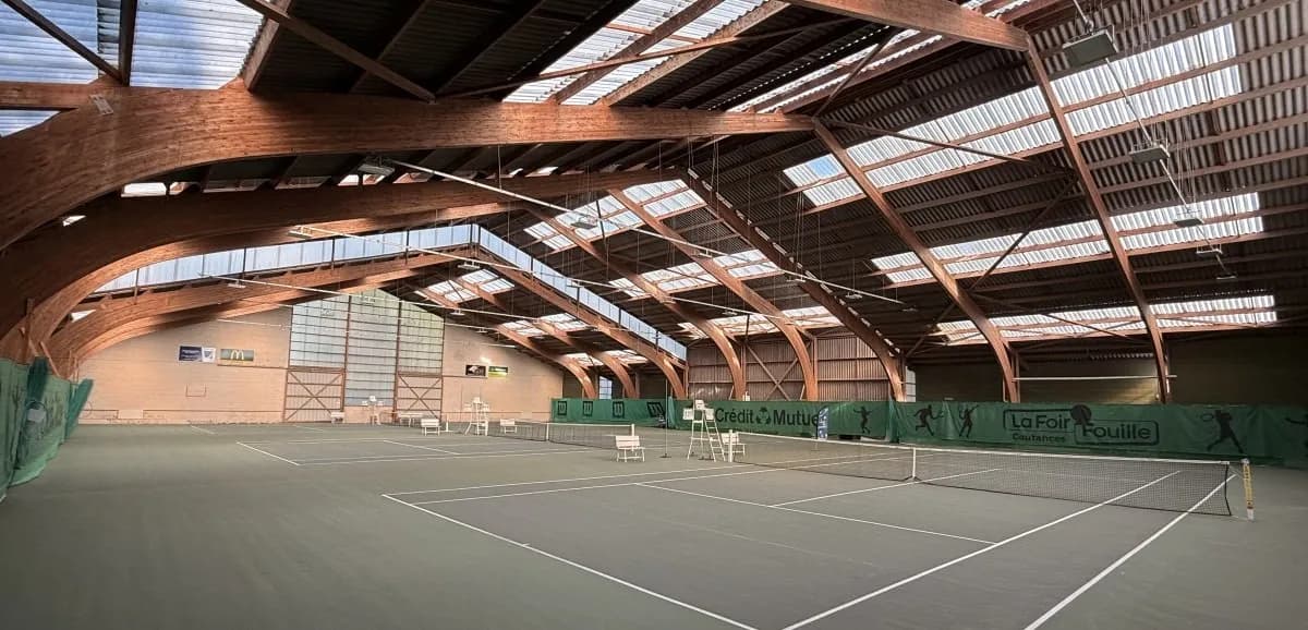 Les courts couverts en résine